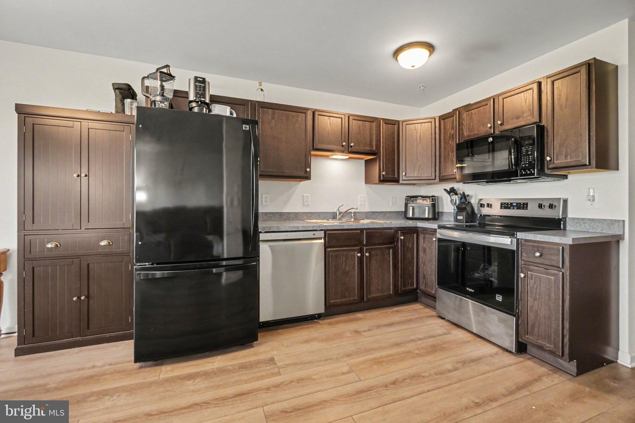 168 N VILLAGE CIRCLE