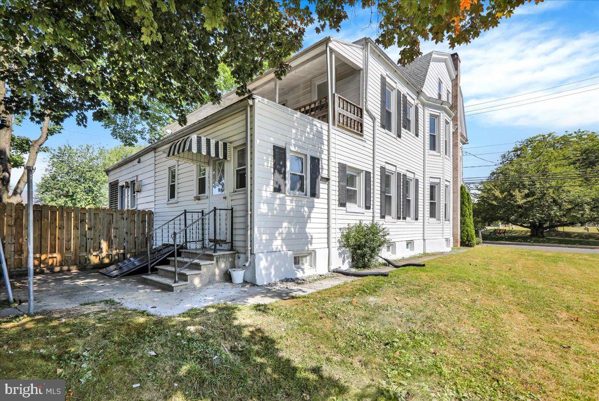 147 N WHITEOAK STREET