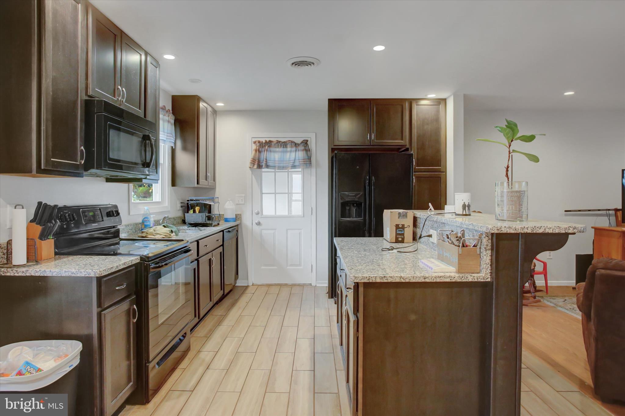 COLONIAL PARK - Residential