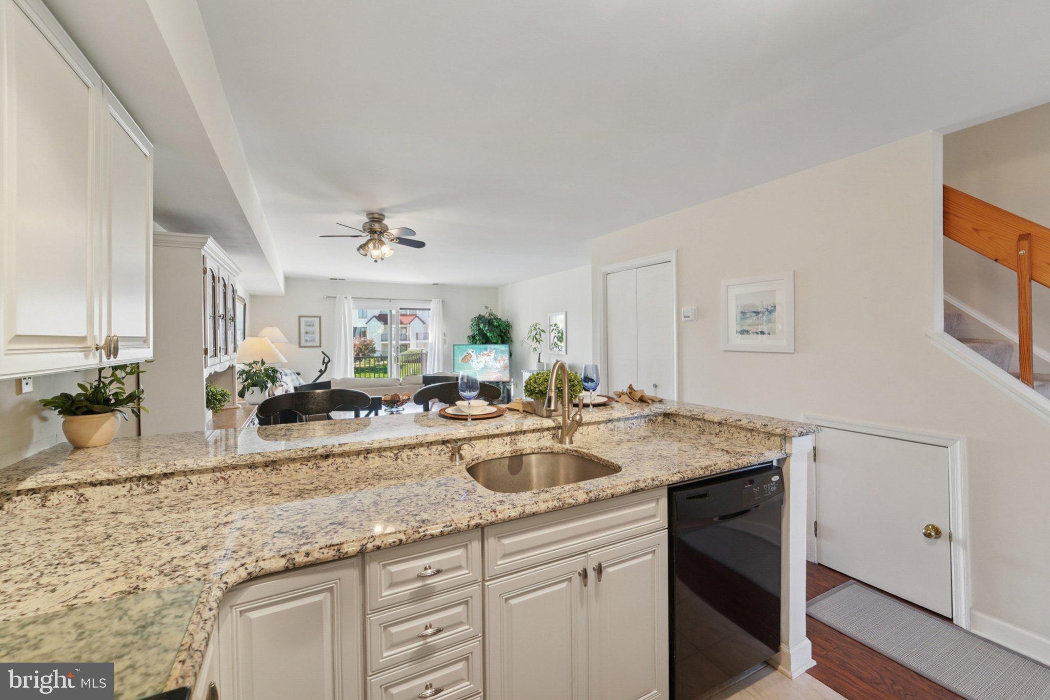 QUEENS LANDING - Residential