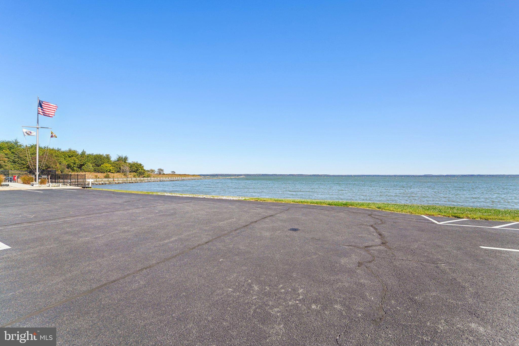 QUEENS LANDING - Residential