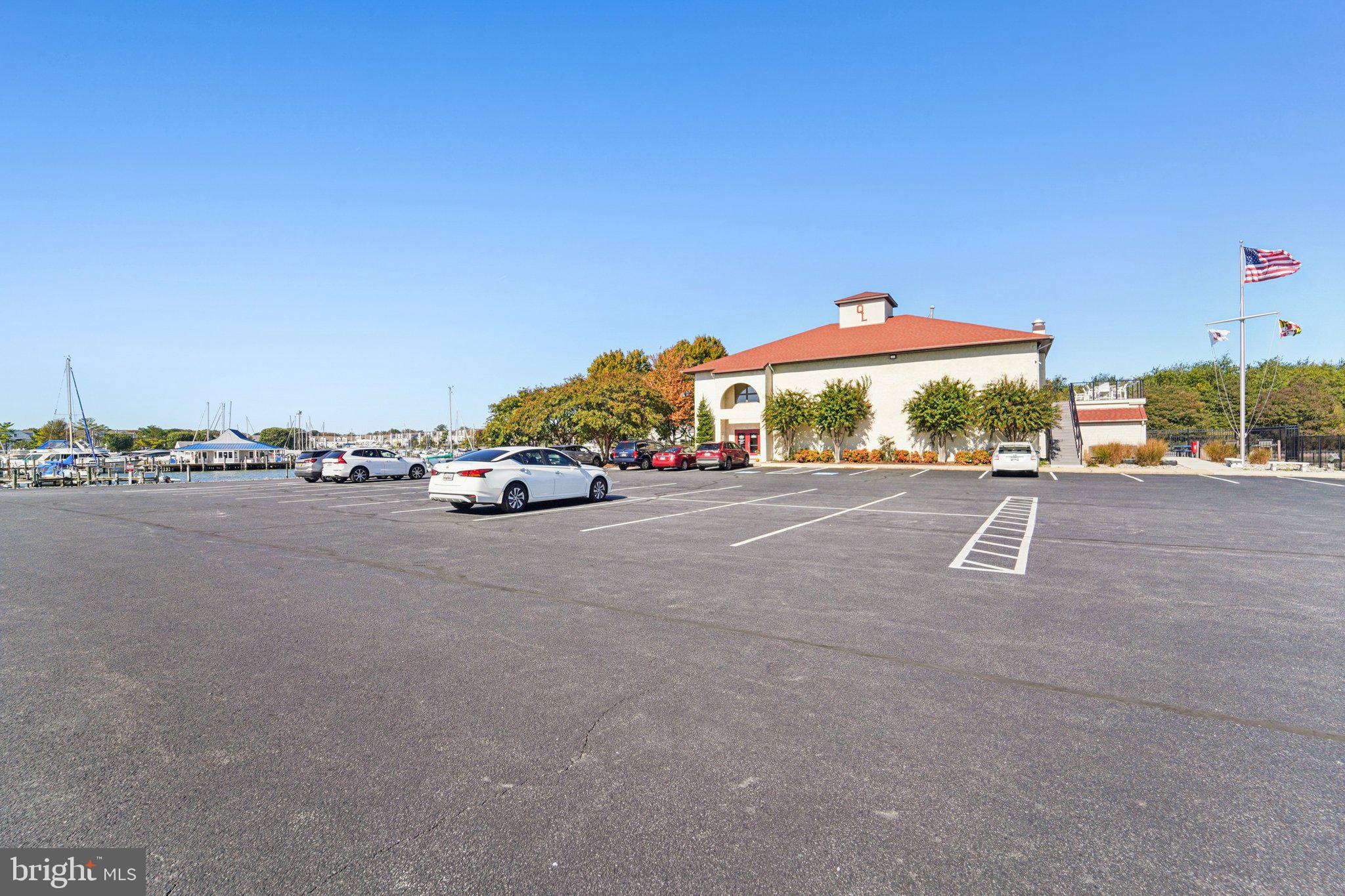 QUEENS LANDING - Residential