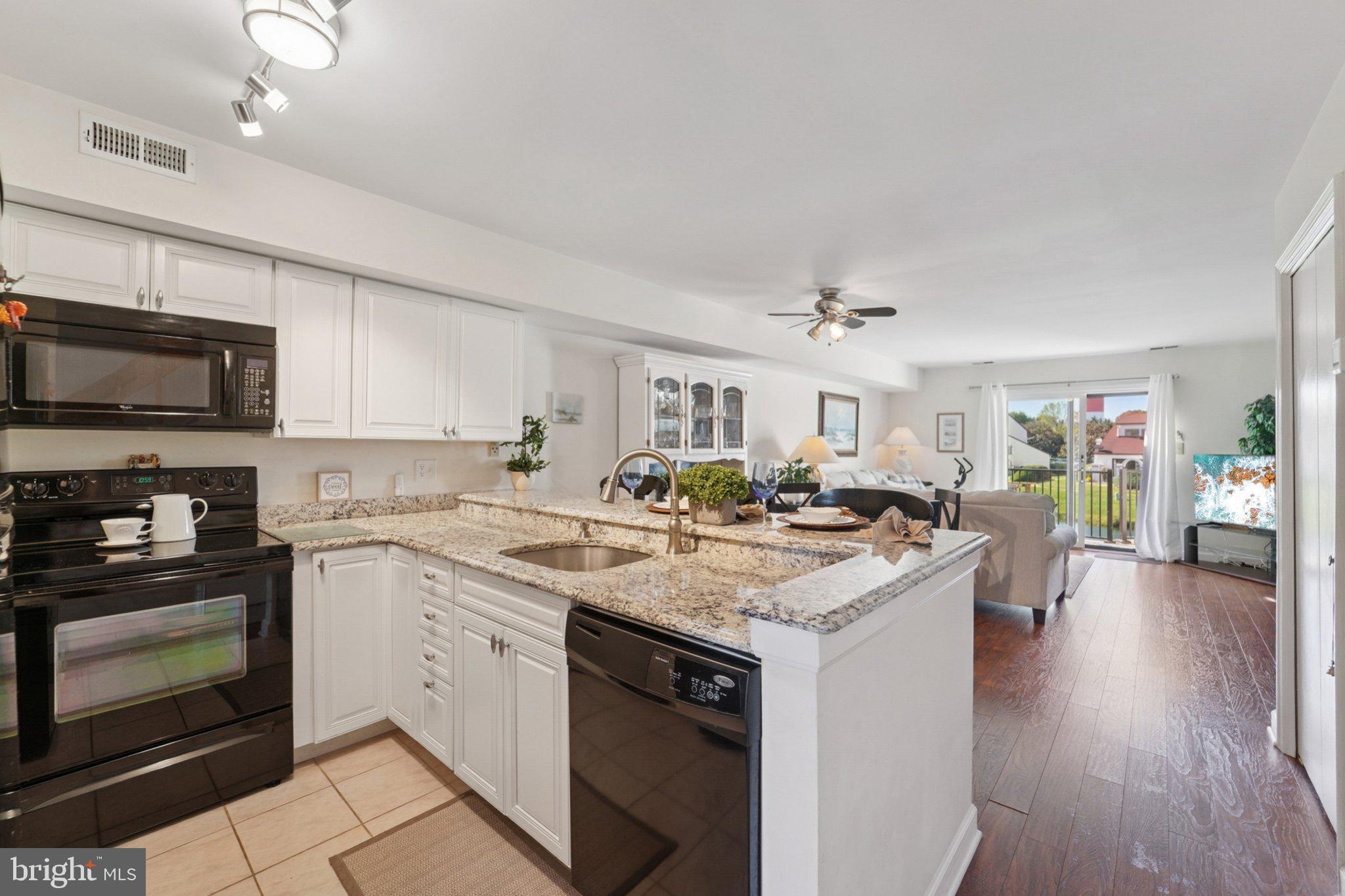 QUEENS LANDING - Residential