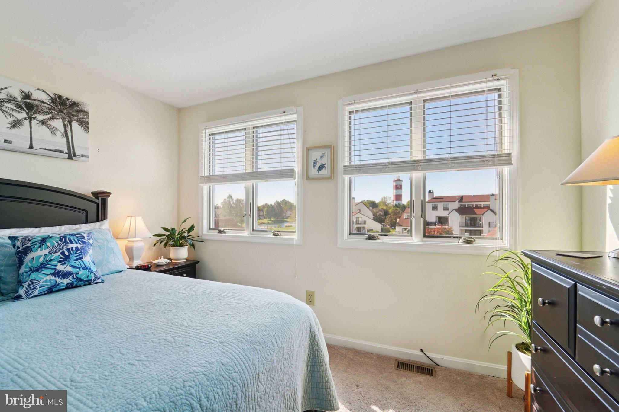 QUEENS LANDING - Residential