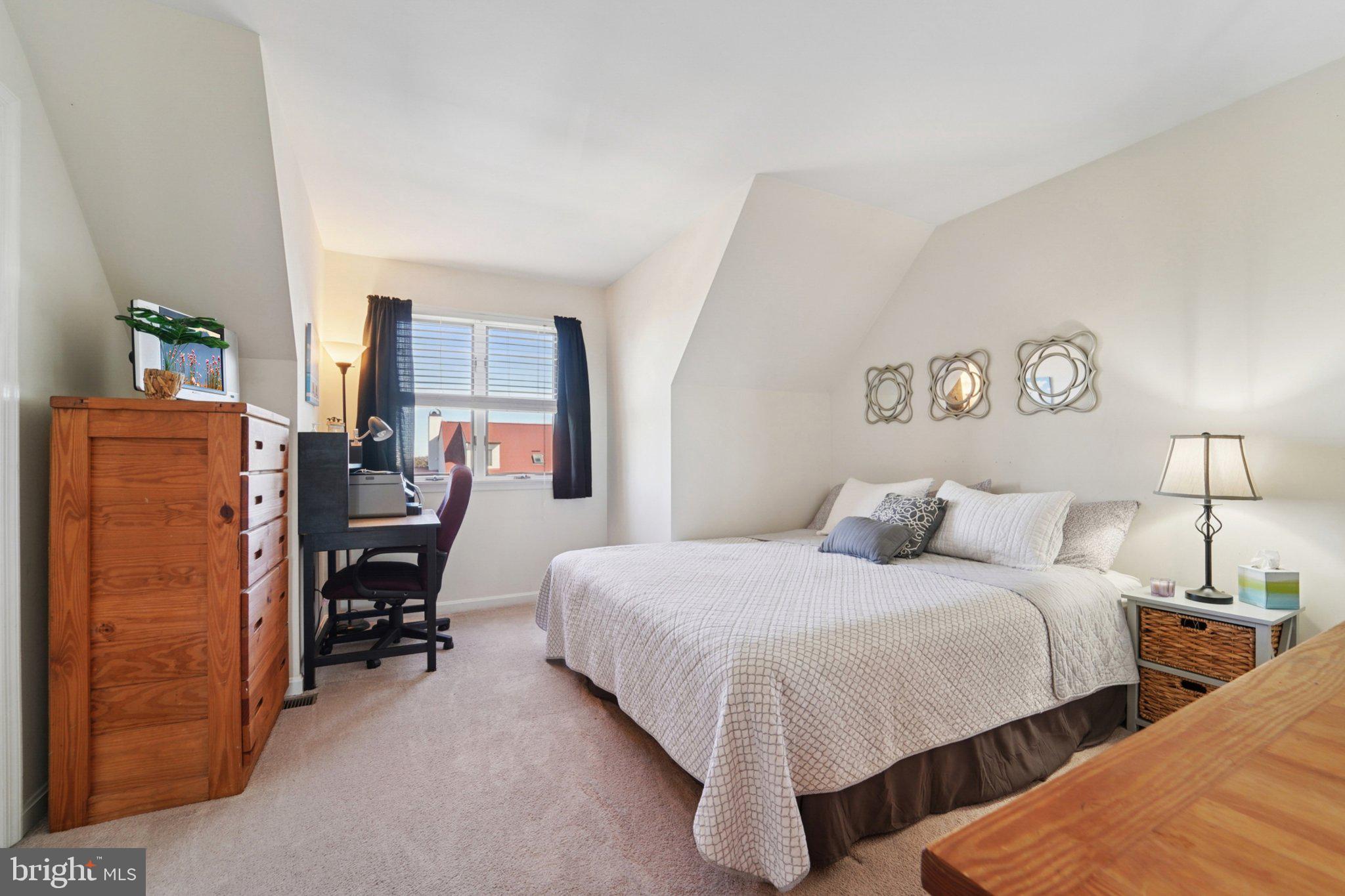 QUEENS LANDING - Residential