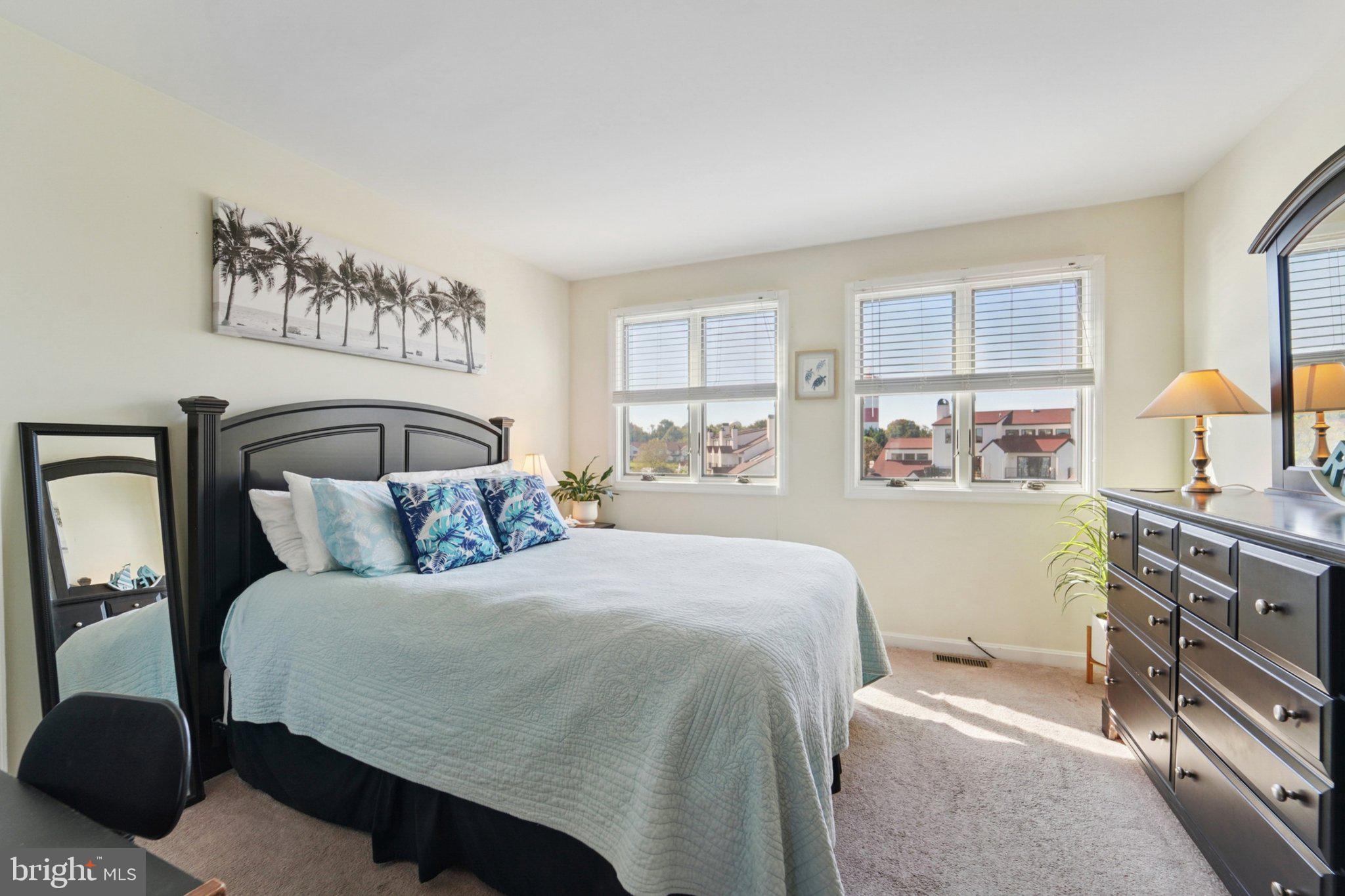 QUEENS LANDING - Residential