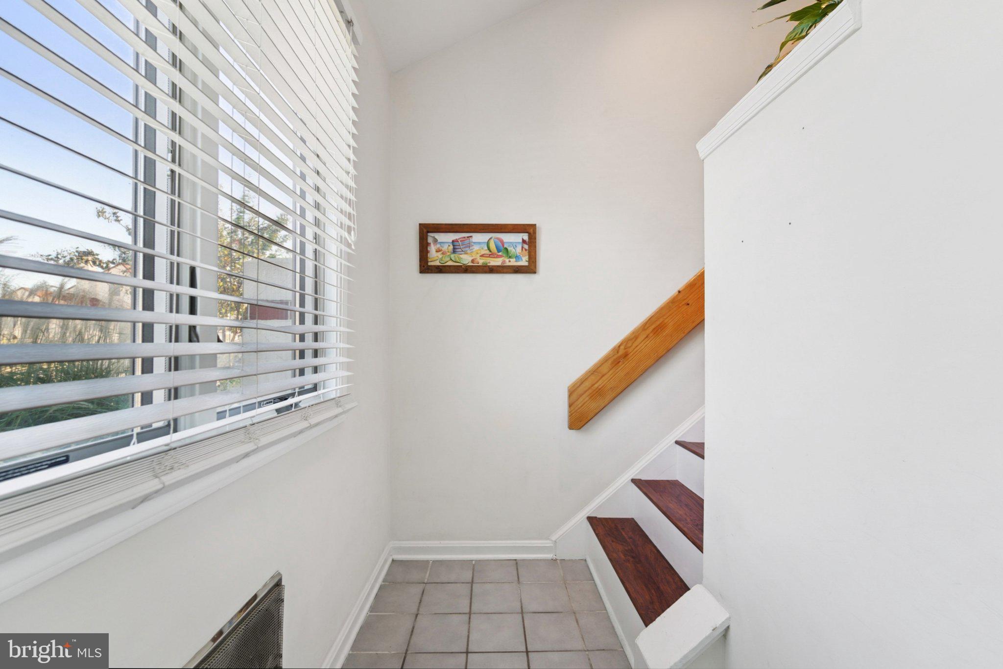 QUEENS LANDING - Residential