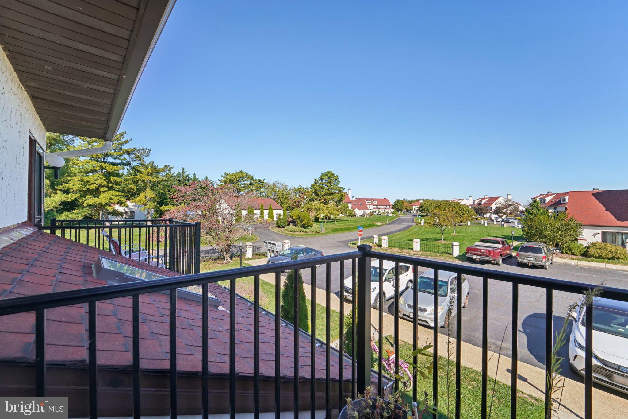 QUEENS LANDING - Residential