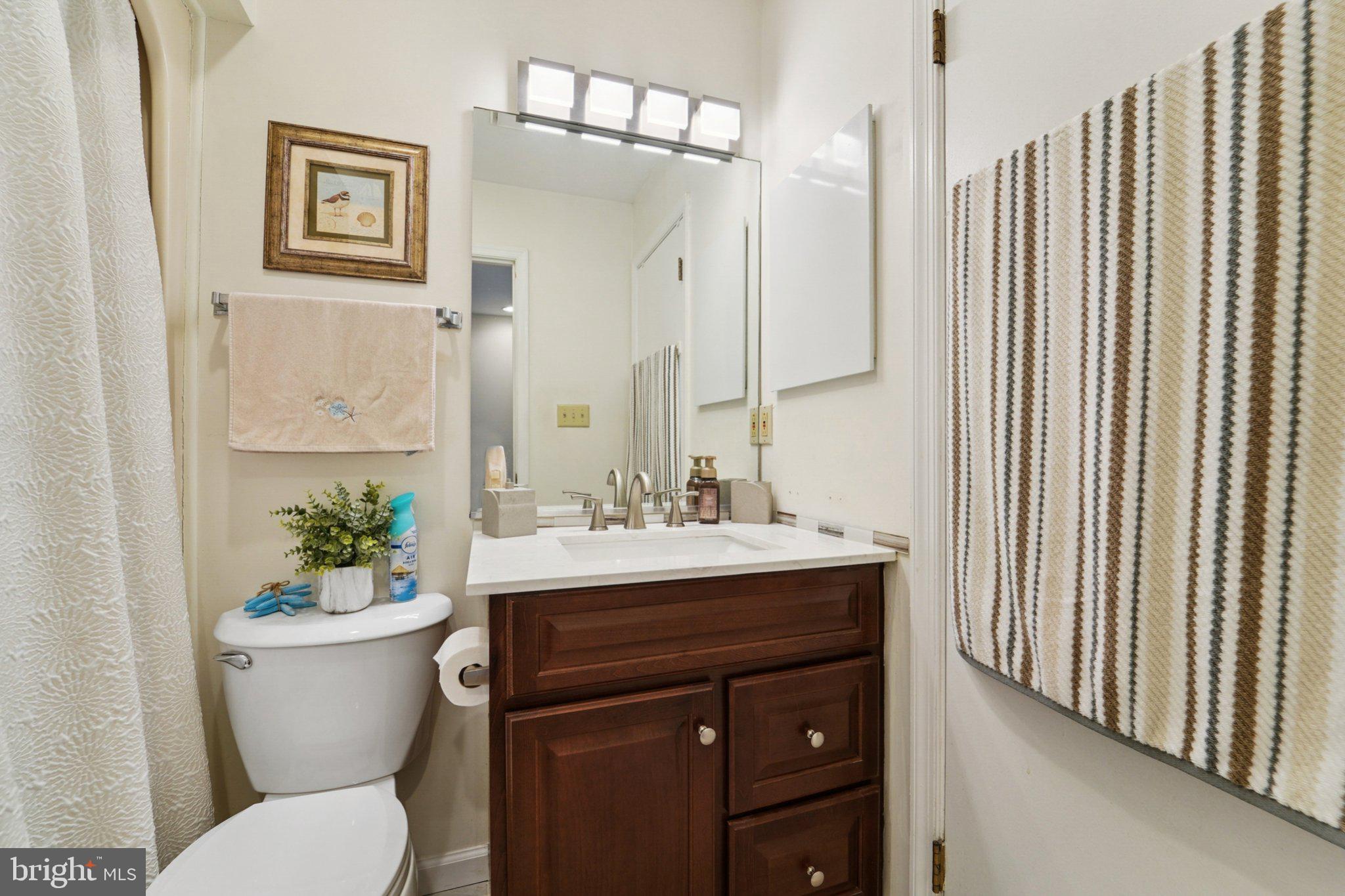 QUEENS LANDING - Residential