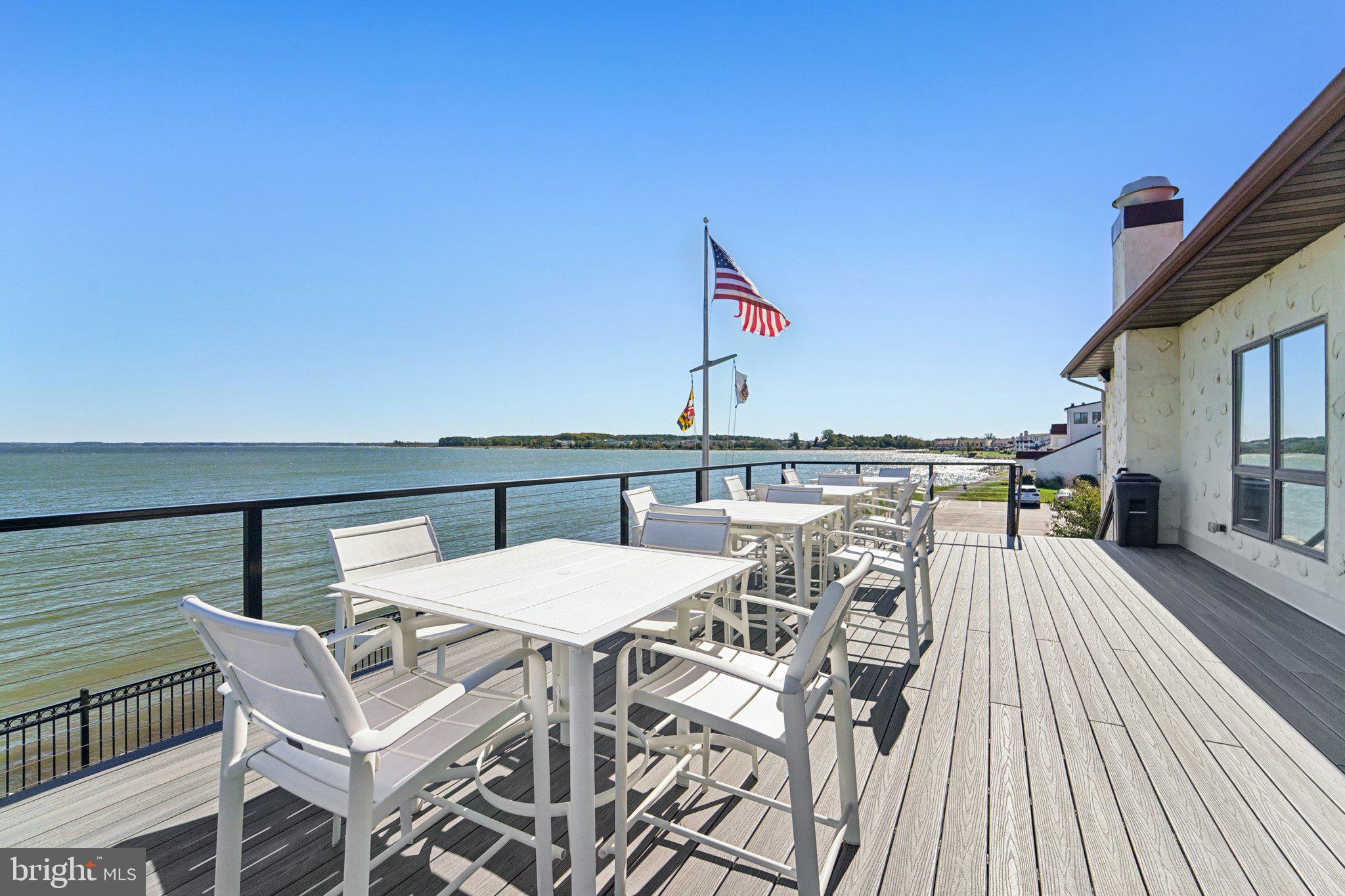 QUEENS LANDING - Residential