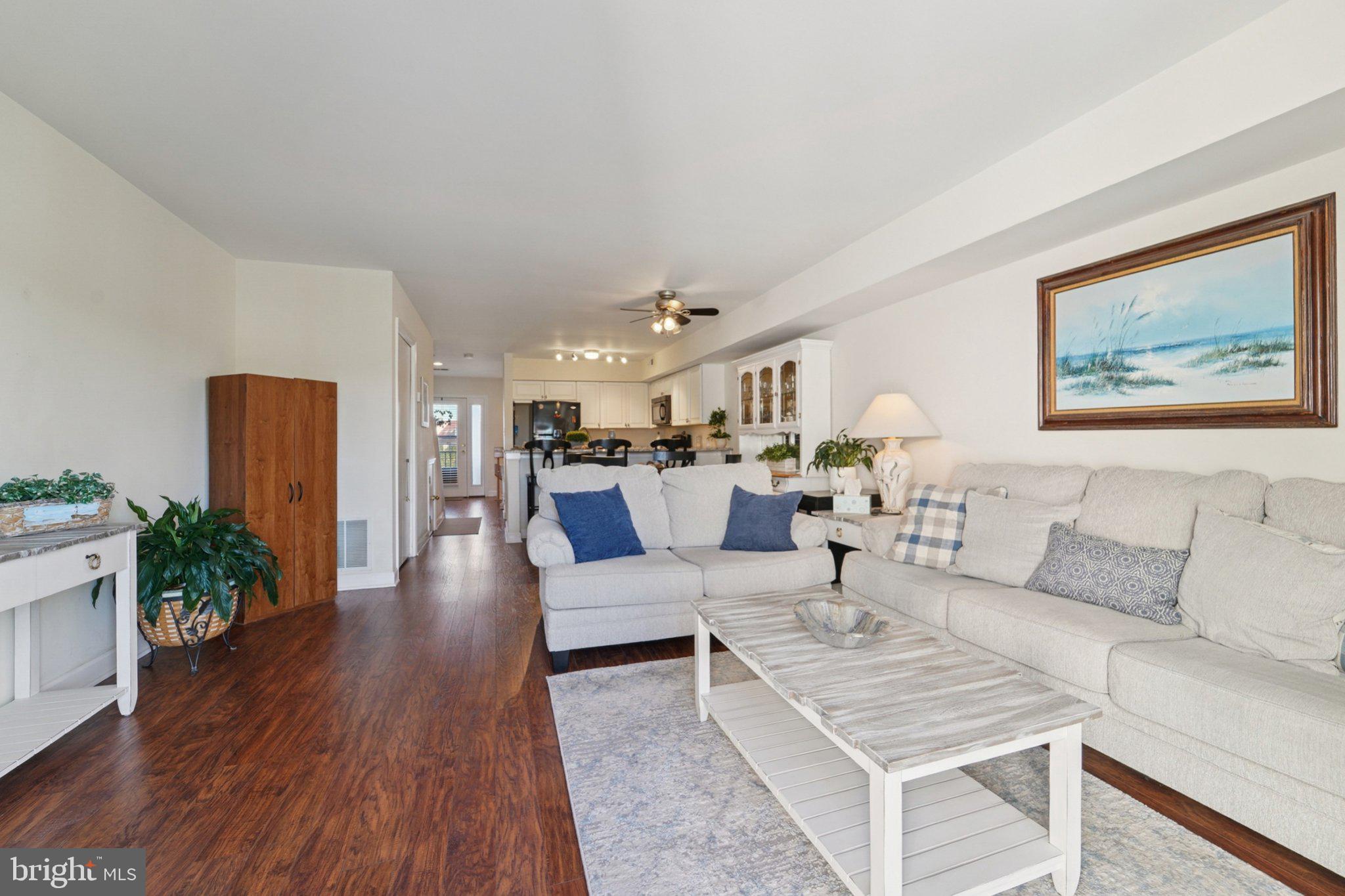 QUEENS LANDING - Residential