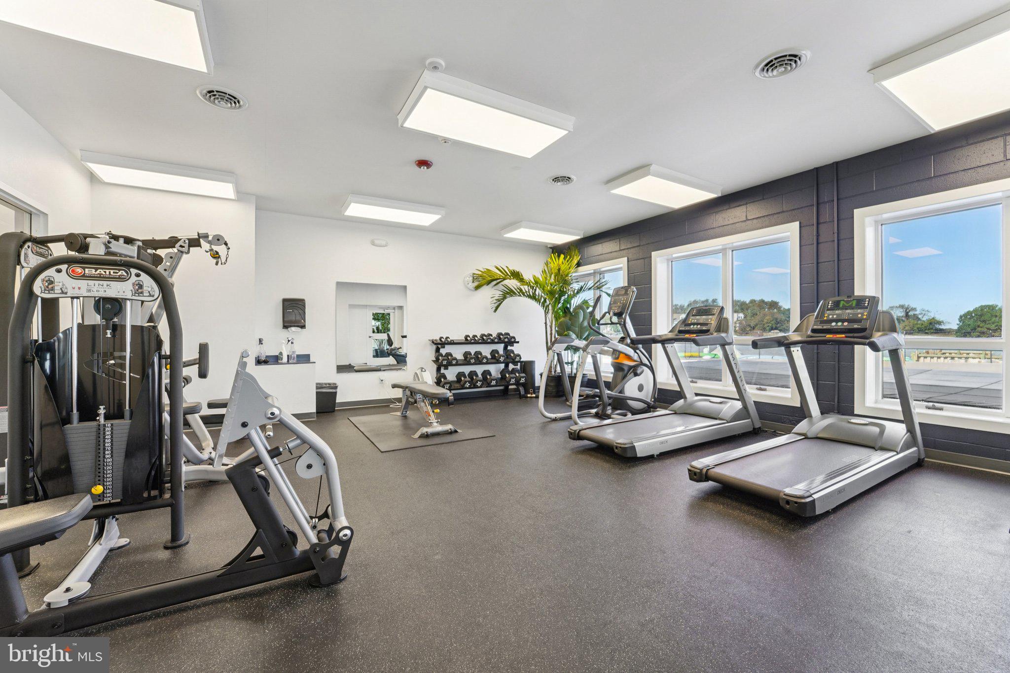 QUEENS LANDING - Residential