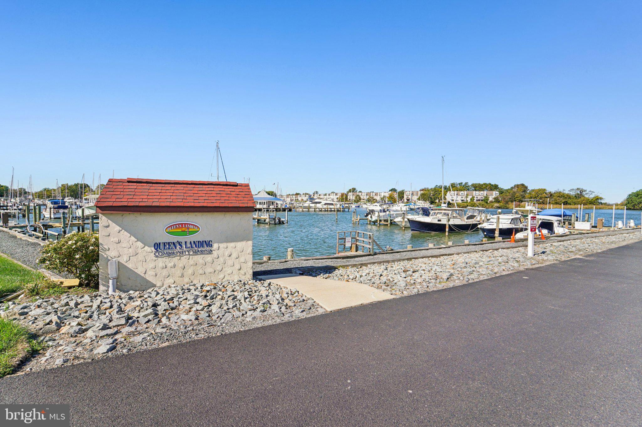 QUEENS LANDING - Residential