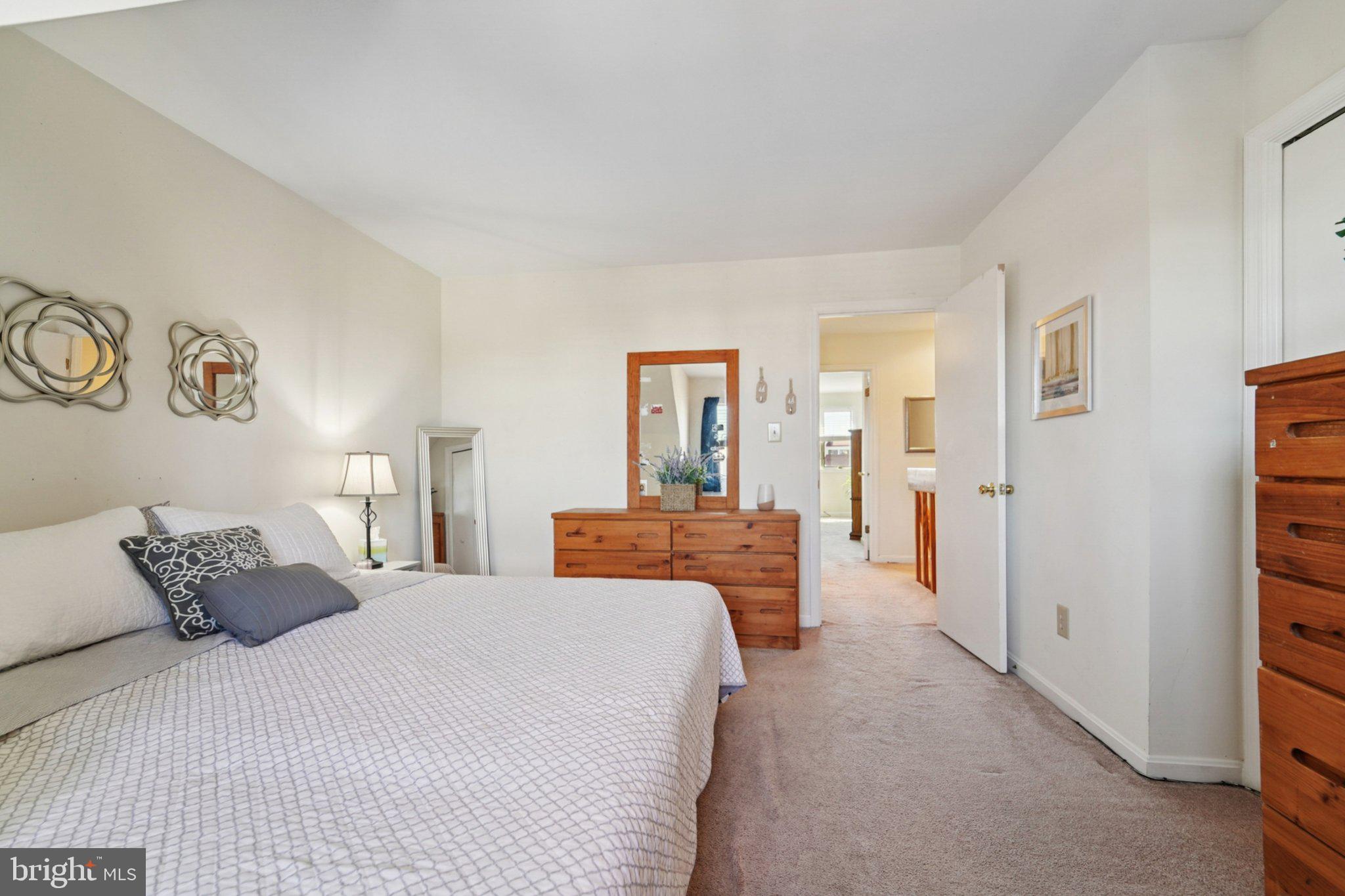 QUEENS LANDING - Residential