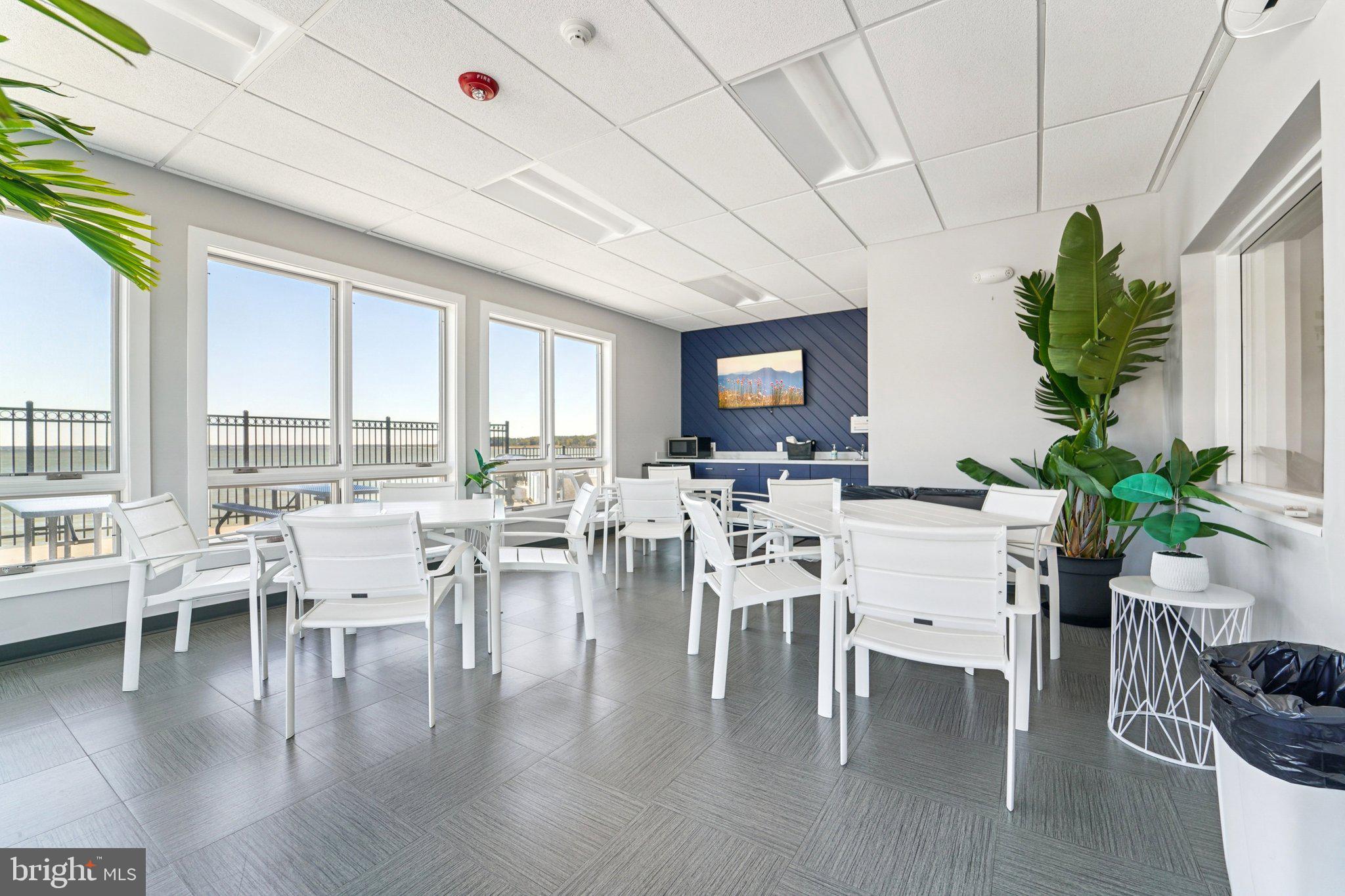 QUEENS LANDING - Residential