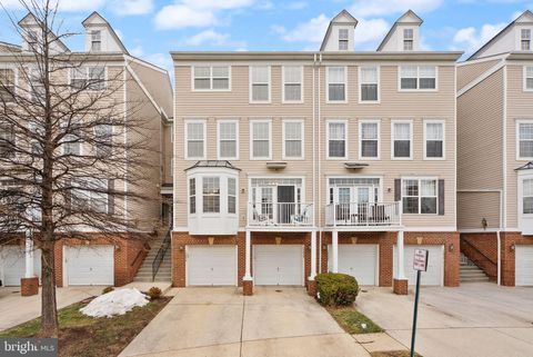 Photo of 13656 Salk Street #139, HERNDON, VA 20171 (MLS # VAFX2289830)