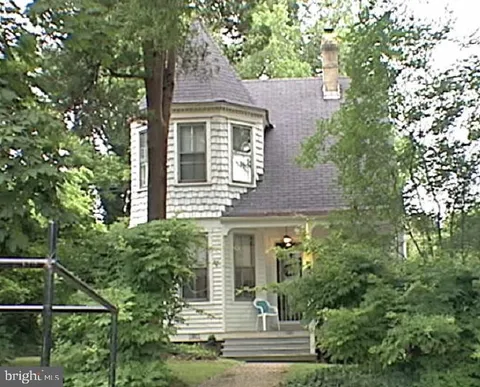 MLS: DCDC2193832