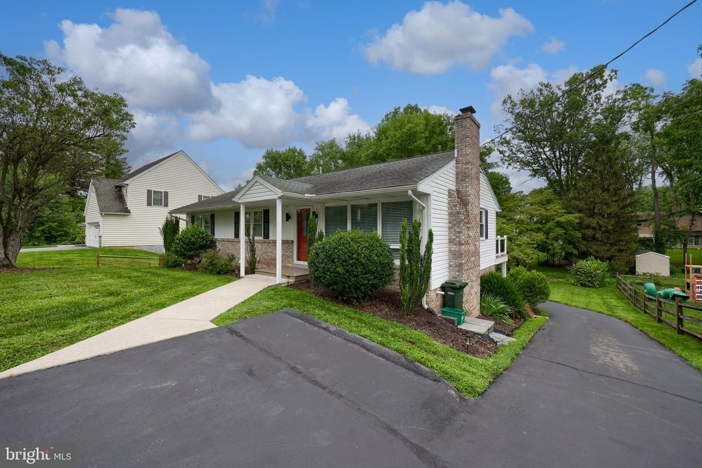 Photo of 1550 Euclid Drive, LANCASTER, PA 17601 (MLS # PALA2074580)