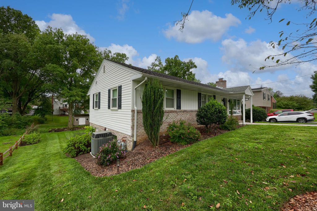 Photo of 1550 Euclid Drive, LANCASTER, PA 17601 (MLS # PALA2074580)