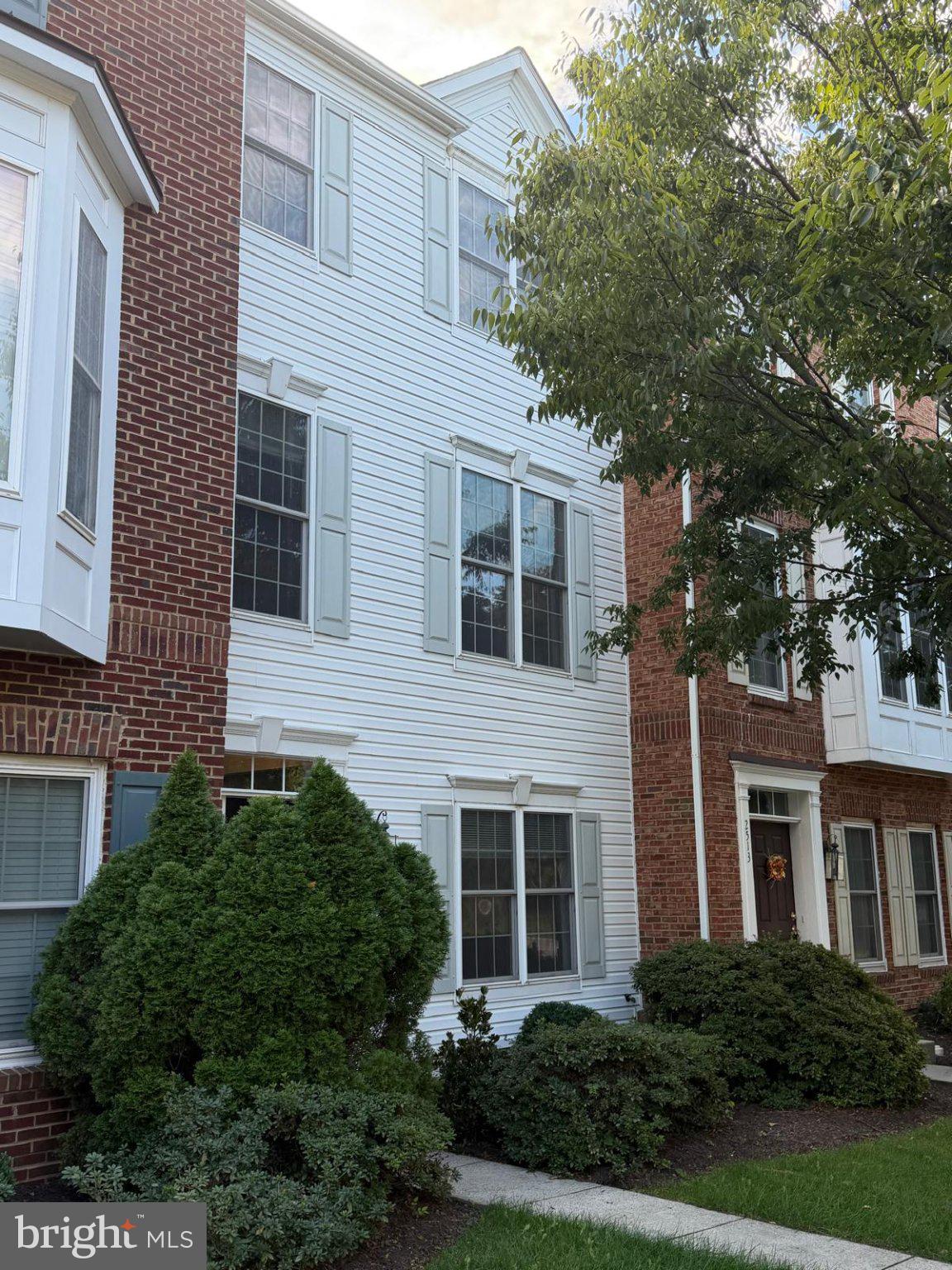 2511 BRONZE STONE PLACE
