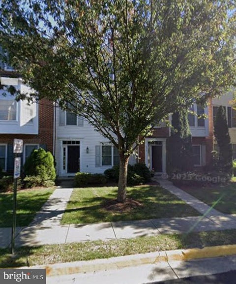 Townhouse For Rent - 2511 Bronze Stone Place<br/> HERNDON, VA 20171