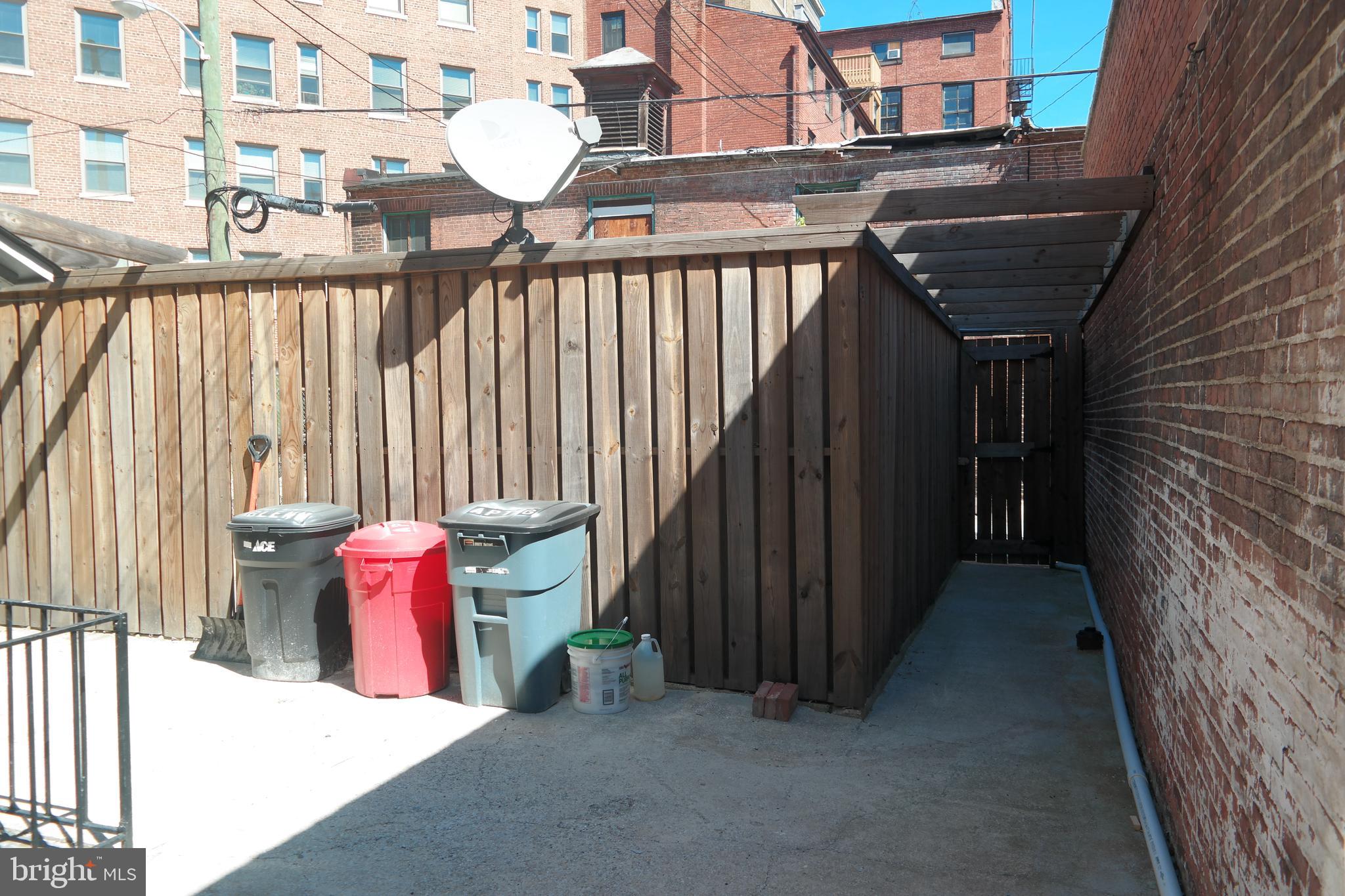 UPTON - Residential Lease