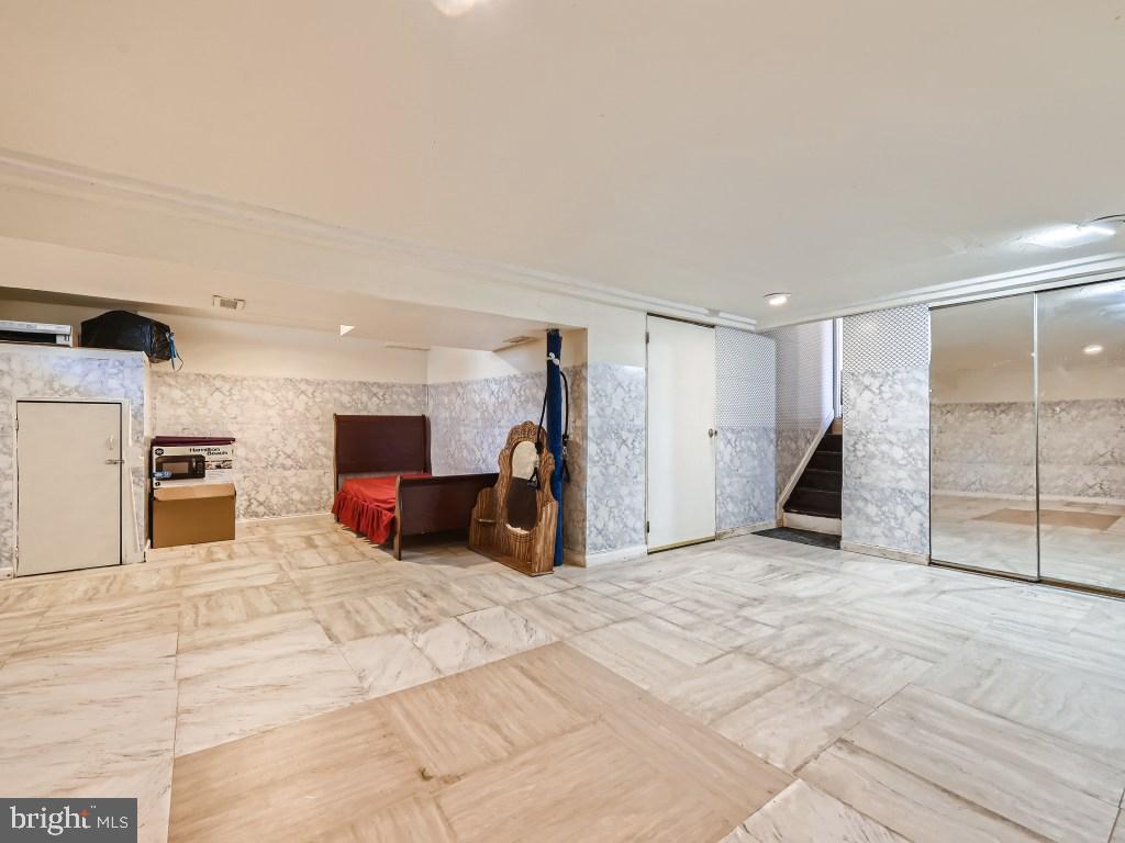 VILLAGE OF LONG REACH - Residential