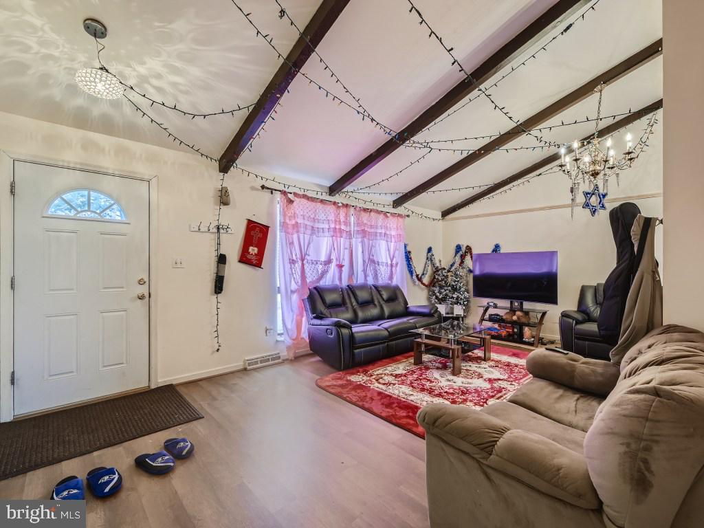 VILLAGE OF LONG REACH - Residential