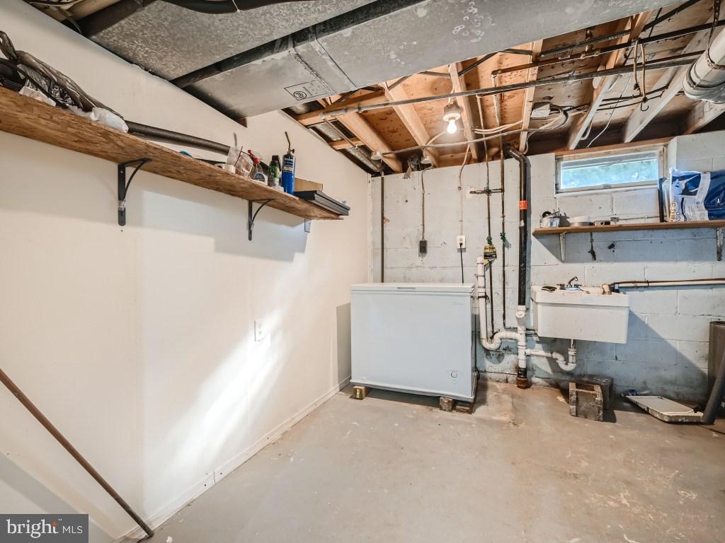 VILLAGE OF LONG REACH - Residential