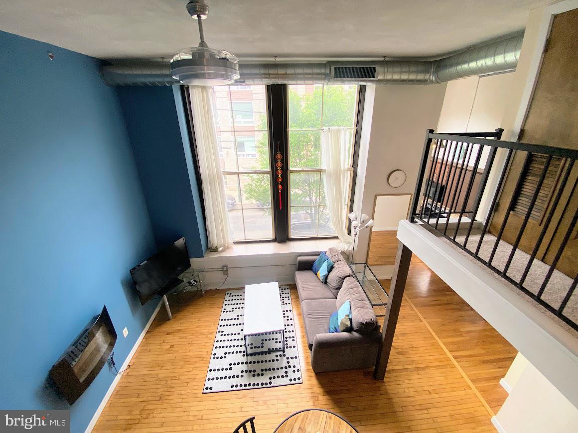 HAWTHORNE - Residential Lease