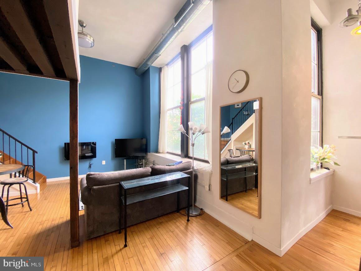 HAWTHORNE - Residential Lease