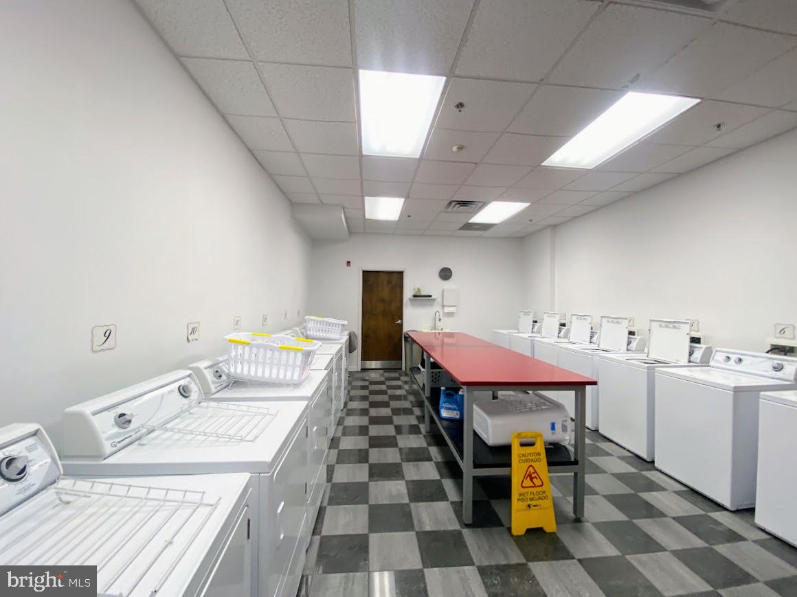 HAWTHORNE - Residential Lease