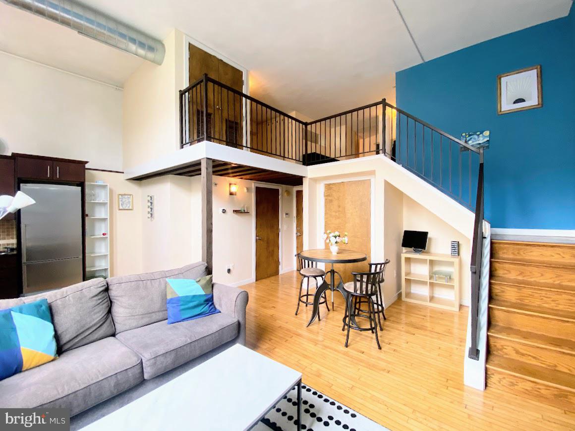 HAWTHORNE - Residential Lease