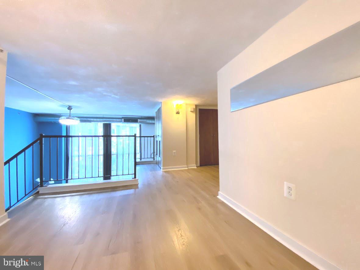 HAWTHORNE - Residential Lease