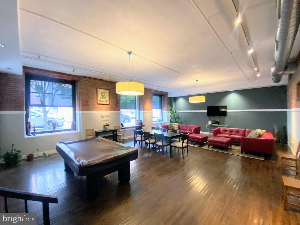 HAWTHORNE - Residential Lease