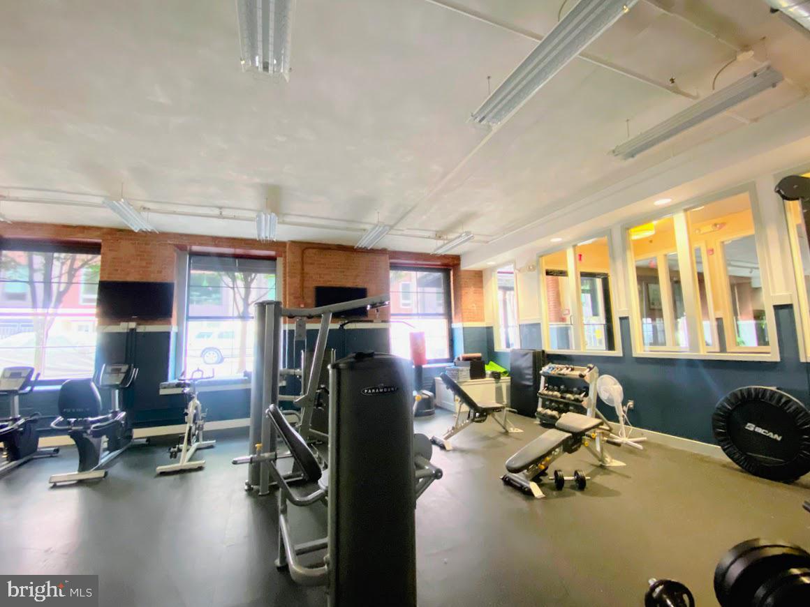 HAWTHORNE - Residential Lease