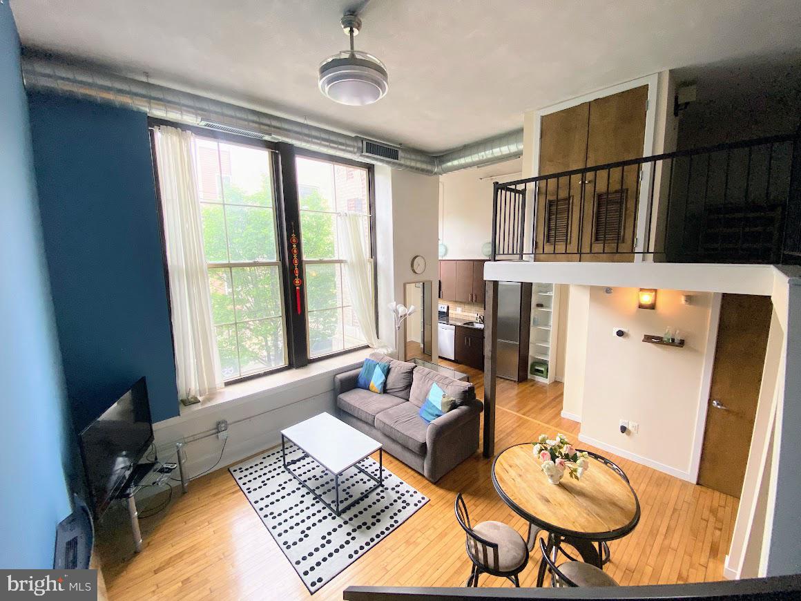 HAWTHORNE - Residential Lease