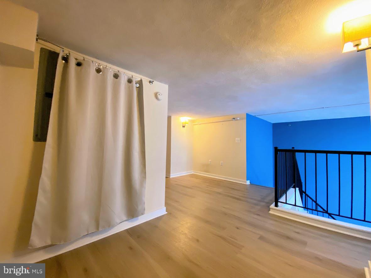 HAWTHORNE - Residential Lease