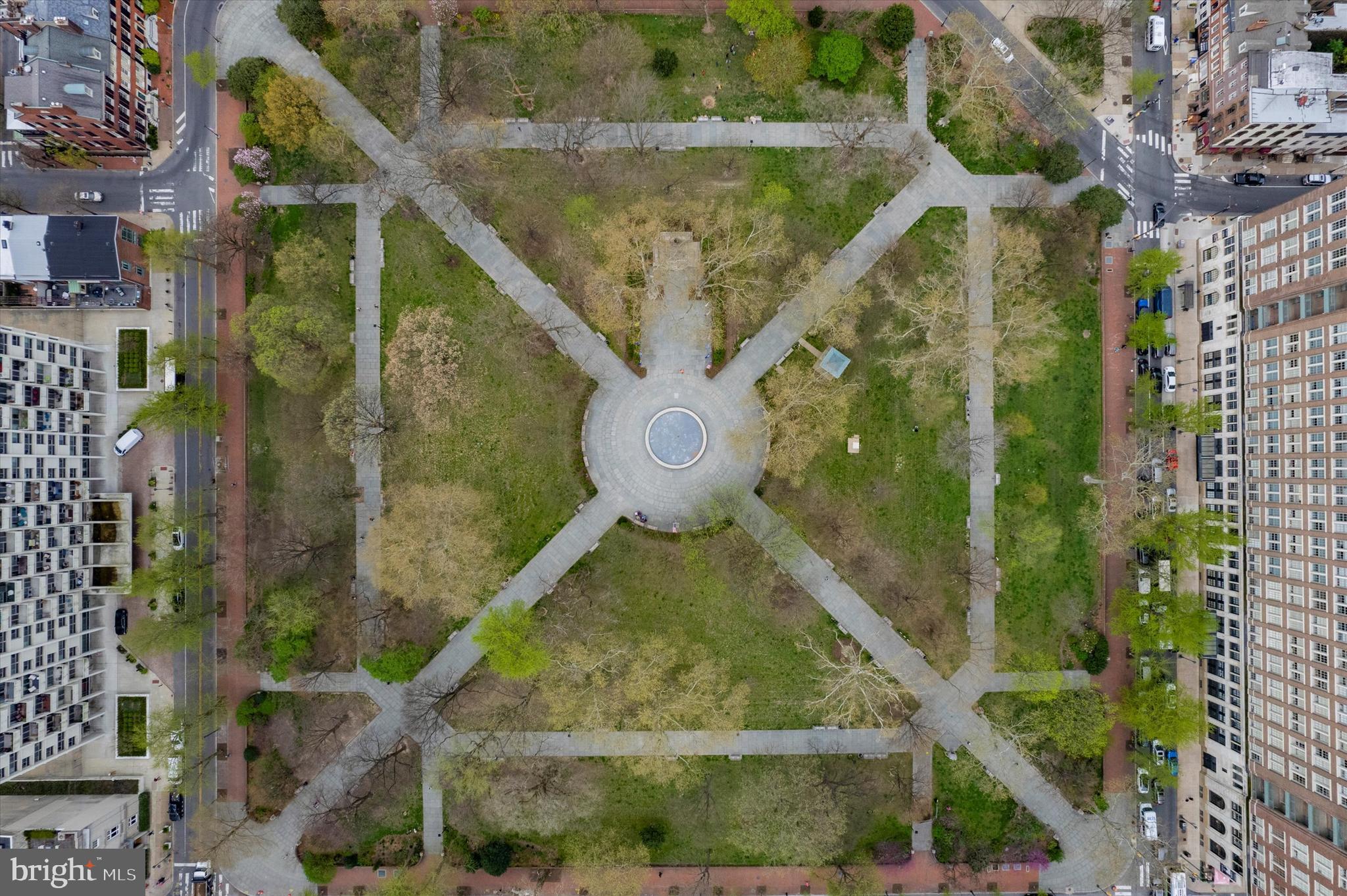 WASHINGTON SQ - Residential