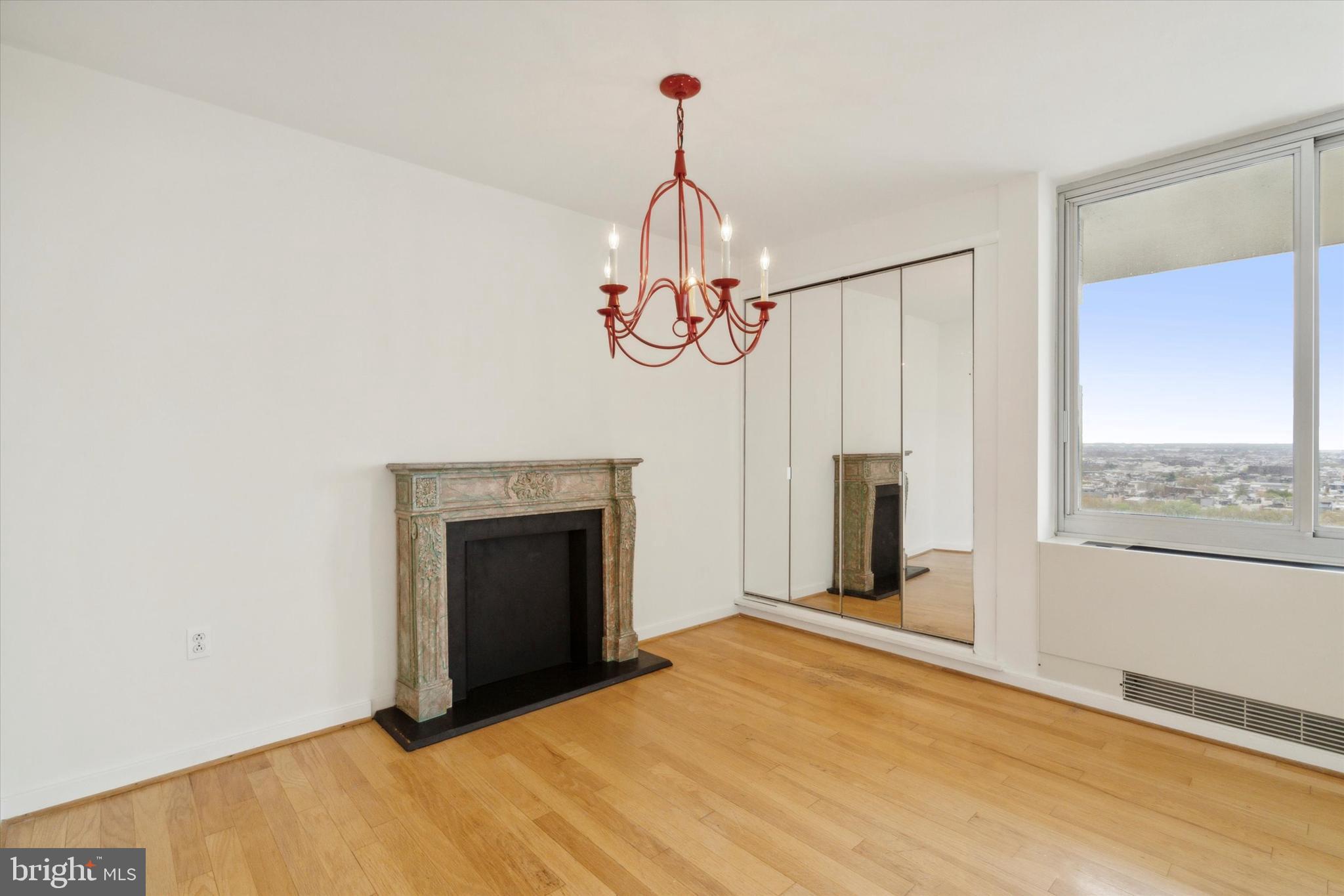 WASHINGTON SQ - Residential
