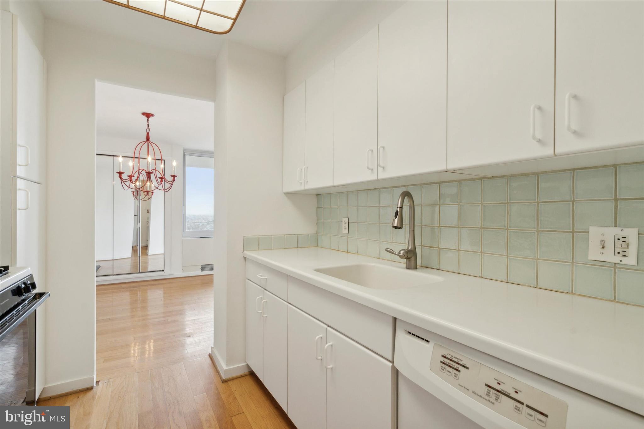 WASHINGTON SQ - Residential