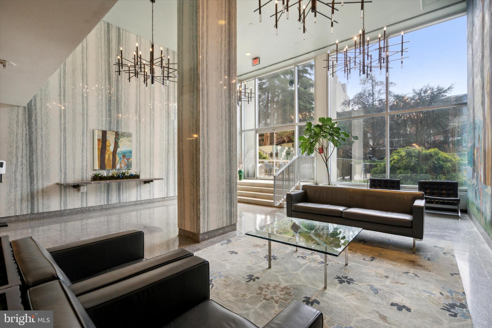 WASHINGTON SQ - Residential