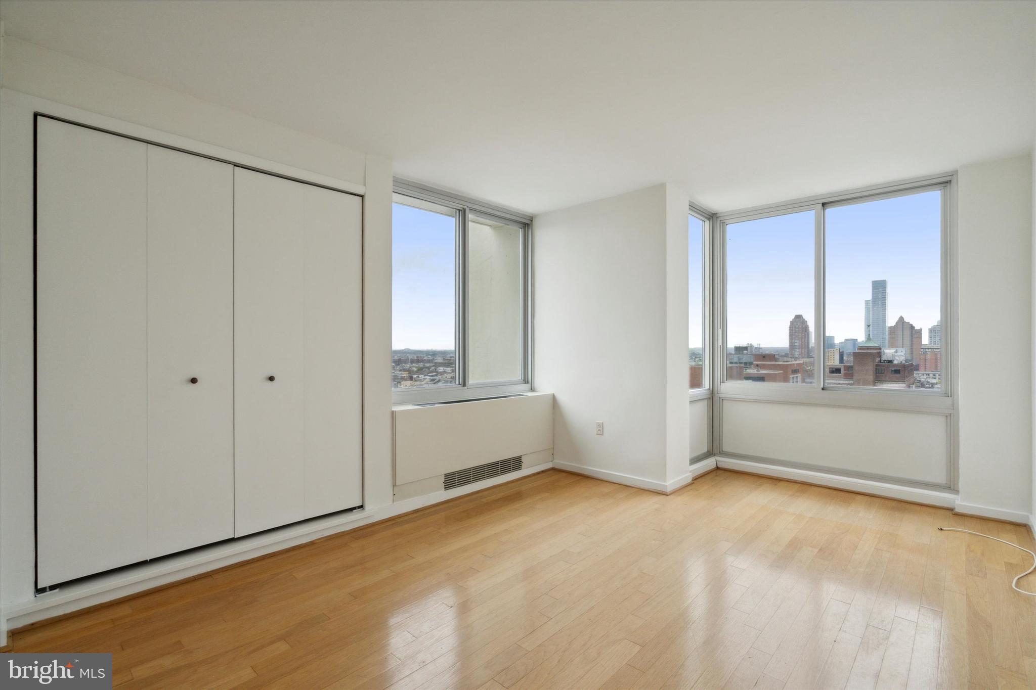 WASHINGTON SQ - Residential
