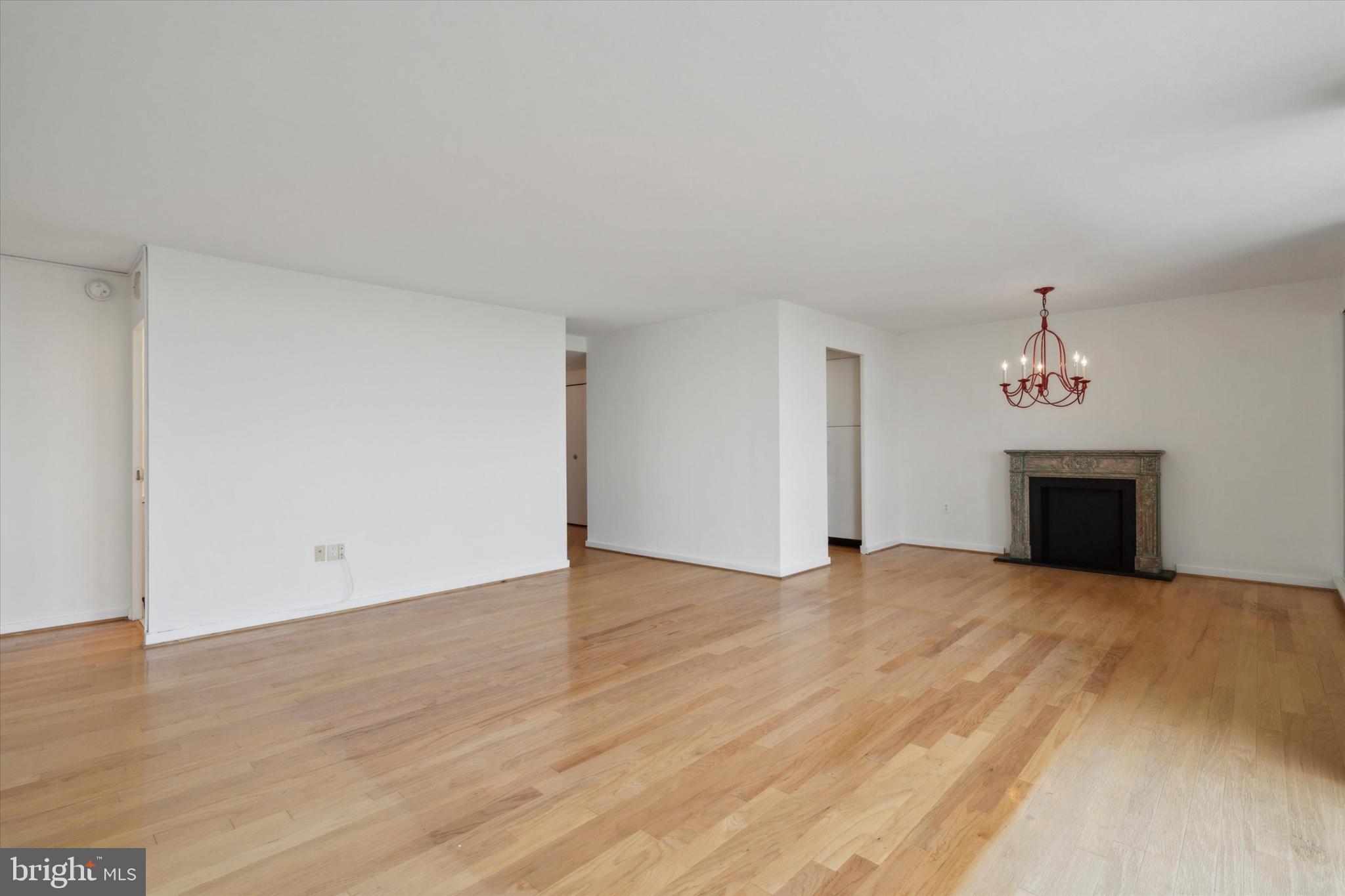 WASHINGTON SQ - Residential