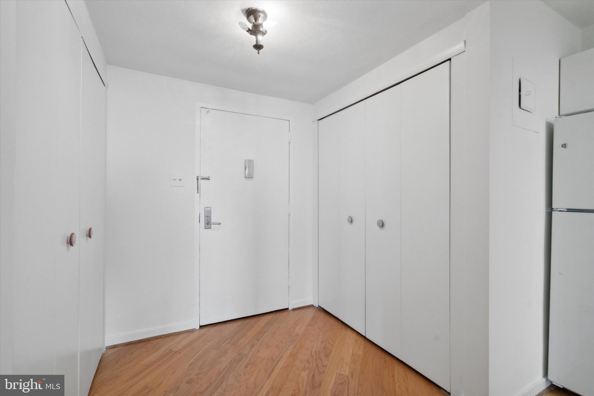 WASHINGTON SQ - Residential