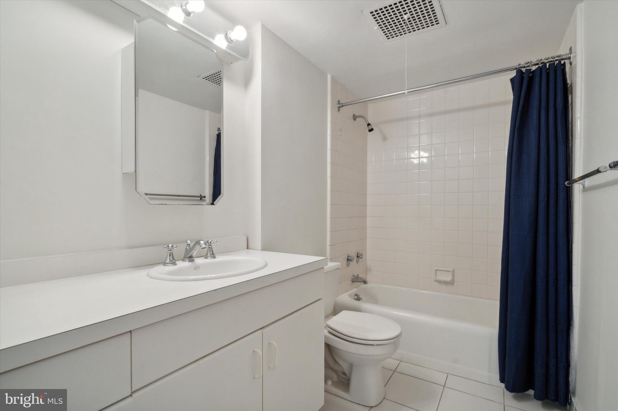 WASHINGTON SQ - Residential