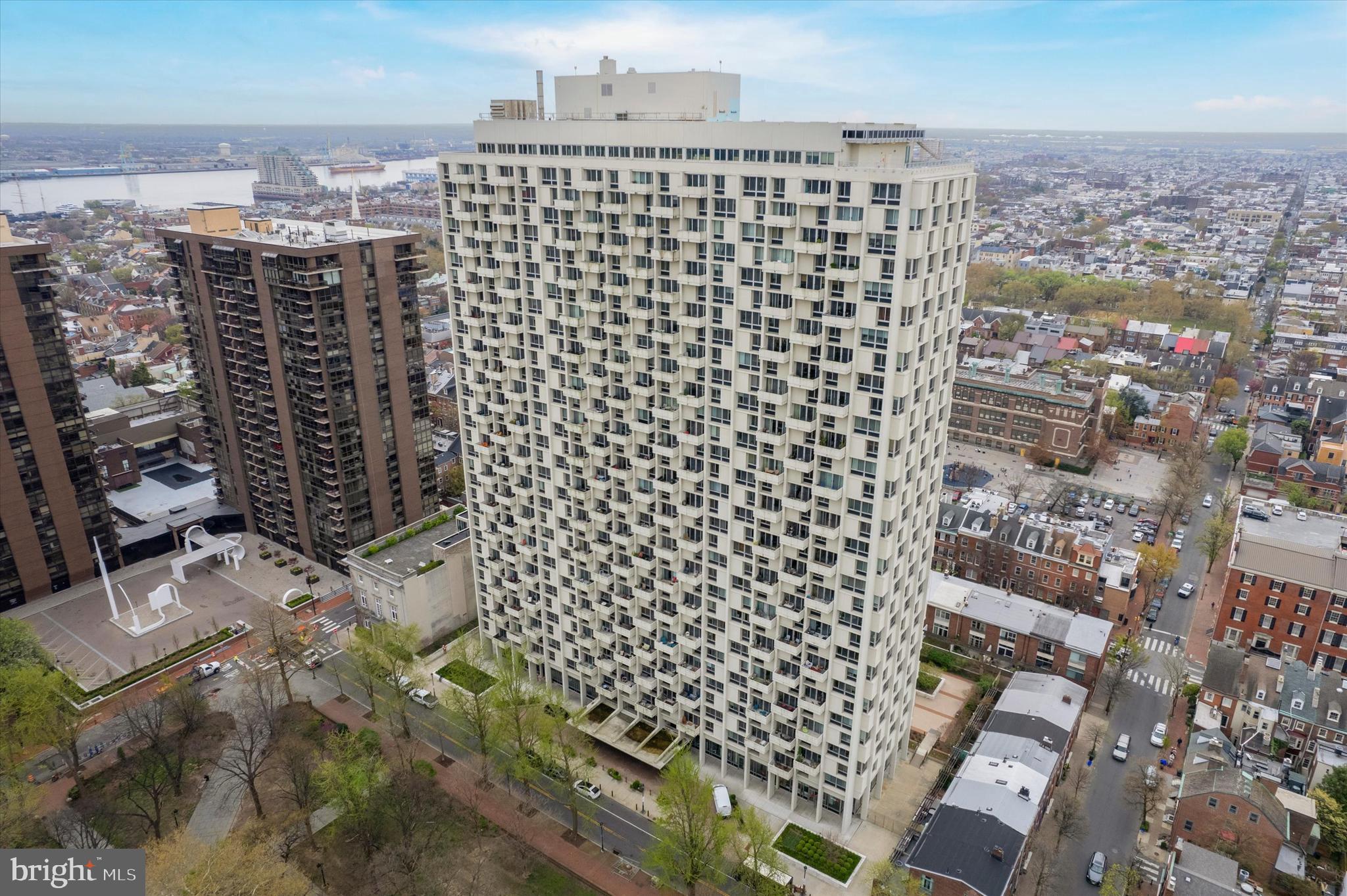 WASHINGTON SQ - Residential