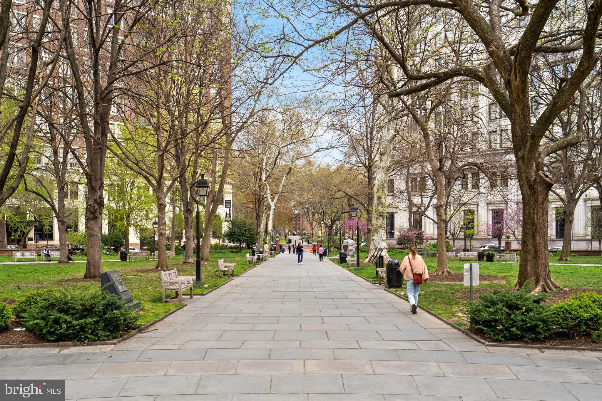 WASHINGTON SQ - Residential