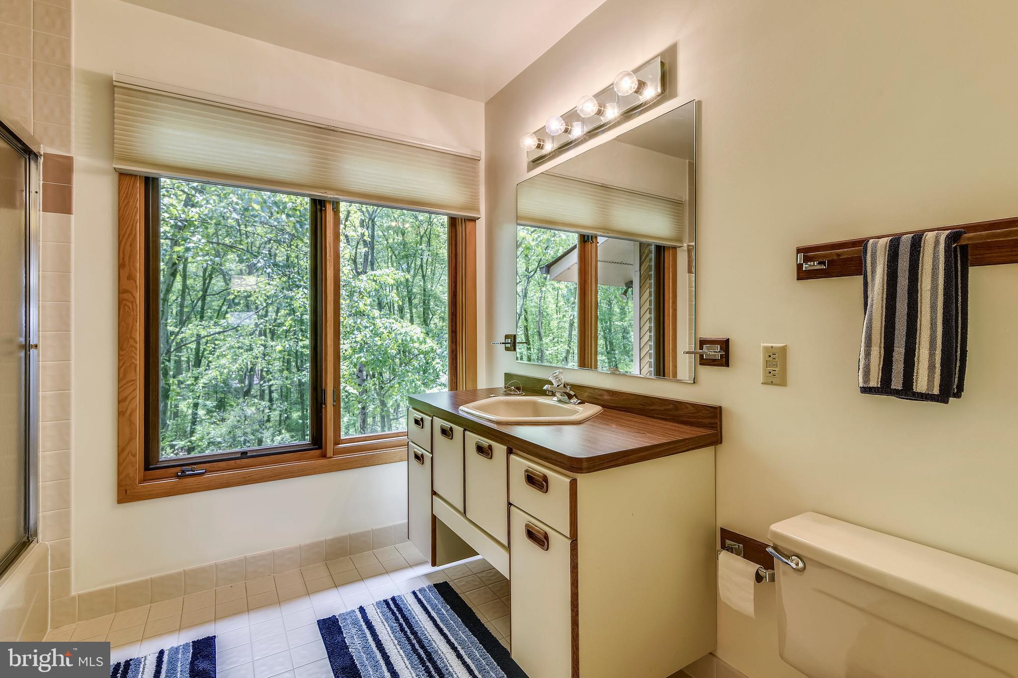 WAPLES MILL ESTATES - Residential