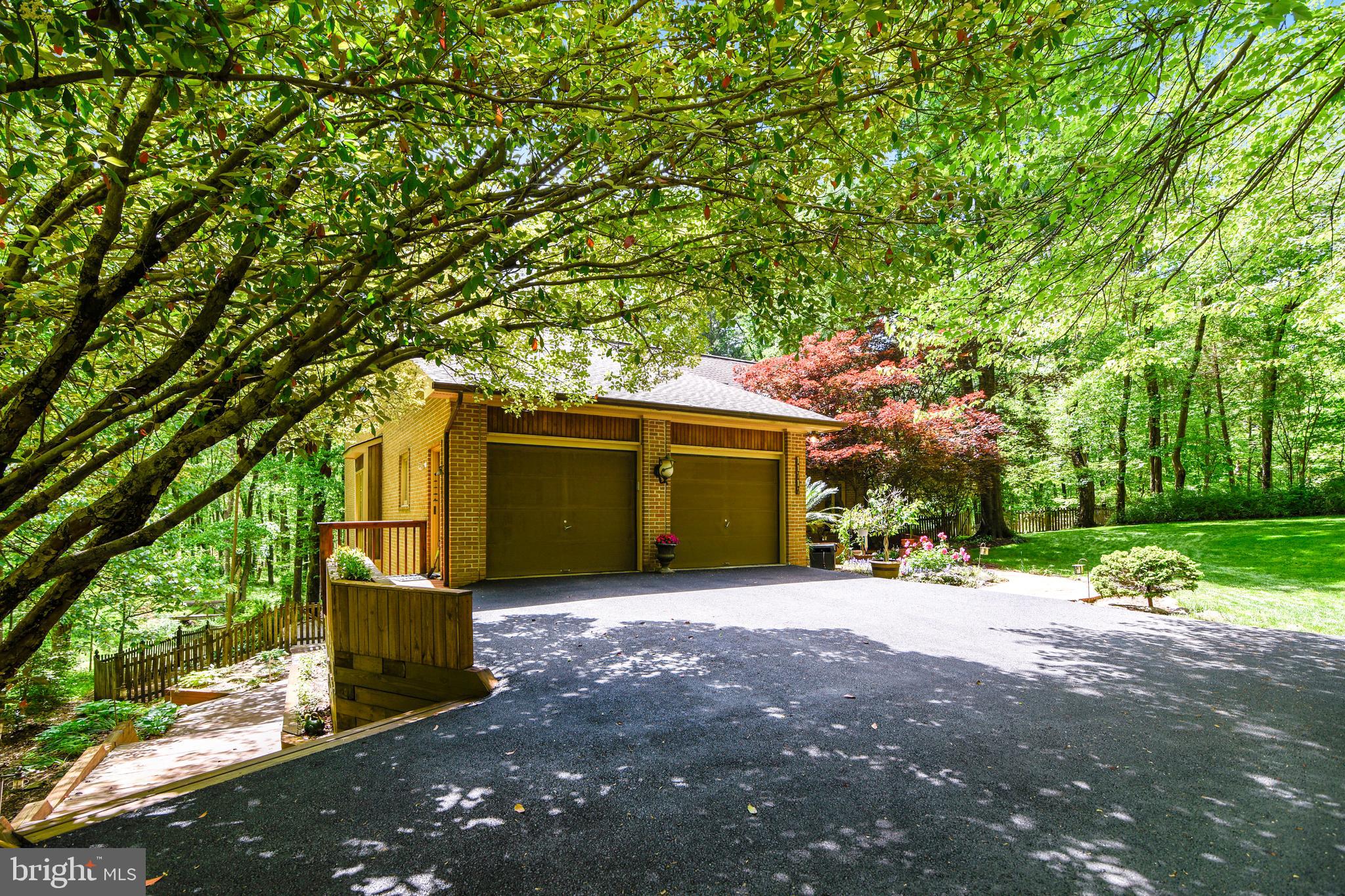 WAPLES MILL ESTATES - Residential